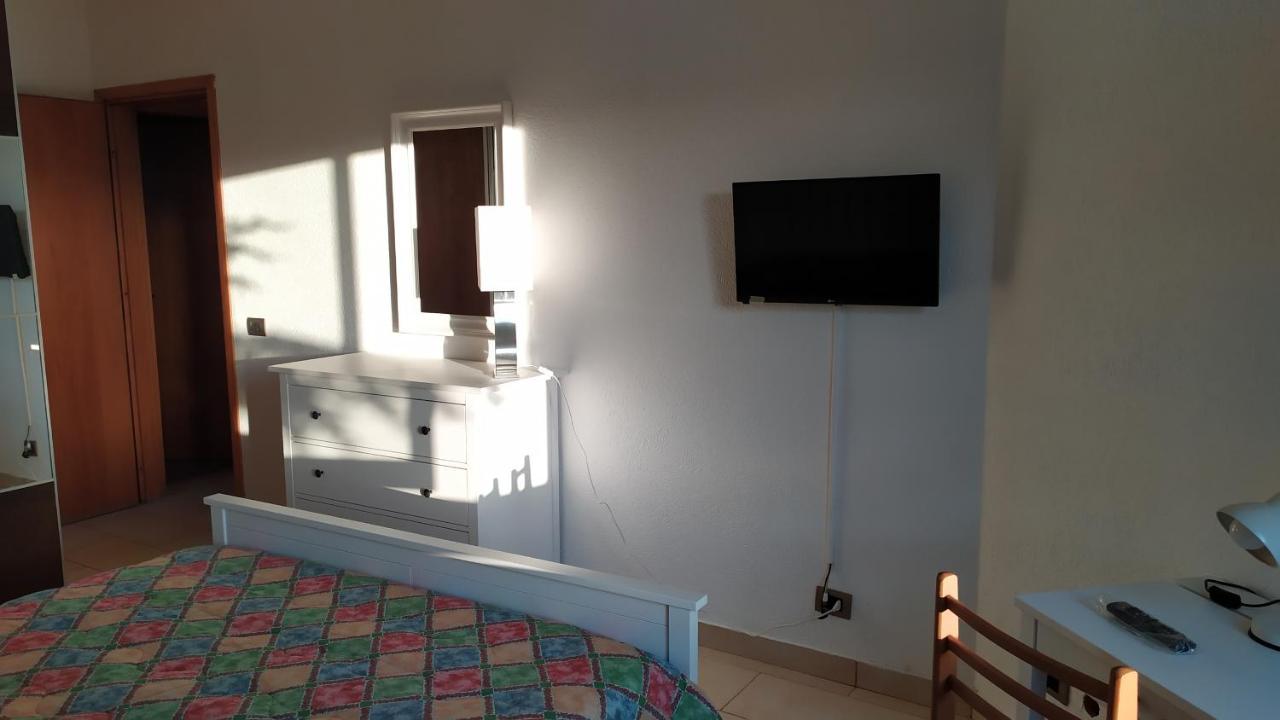 Bed and Breakfast Nero Basalto Azzurro Mare Aci Castello Exterior foto