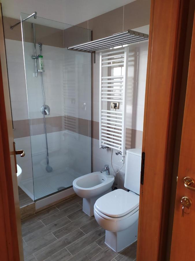 Bed and Breakfast Nero Basalto Azzurro Mare Aci Castello Exterior foto