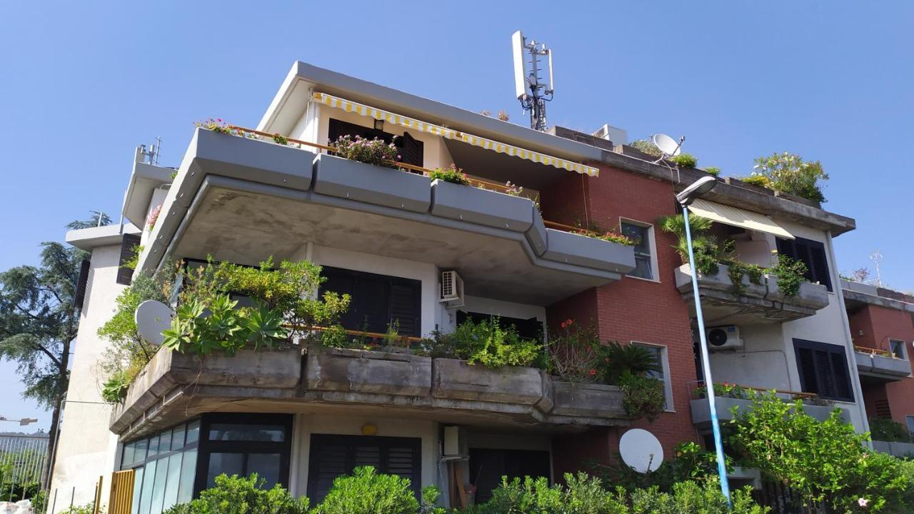 Bed and Breakfast Nero Basalto Azzurro Mare Aci Castello Exterior foto