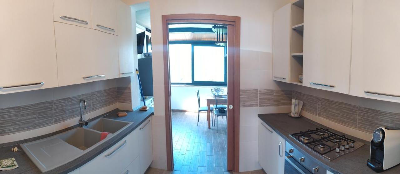 Bed and Breakfast Nero Basalto Azzurro Mare Aci Castello Exterior foto